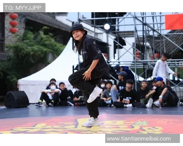 街舞魅力无穷:深入北京街舞队的灵活性与创意之旅 街舞魅力无穷:深入北京街舞队的灵活性与创意之旅